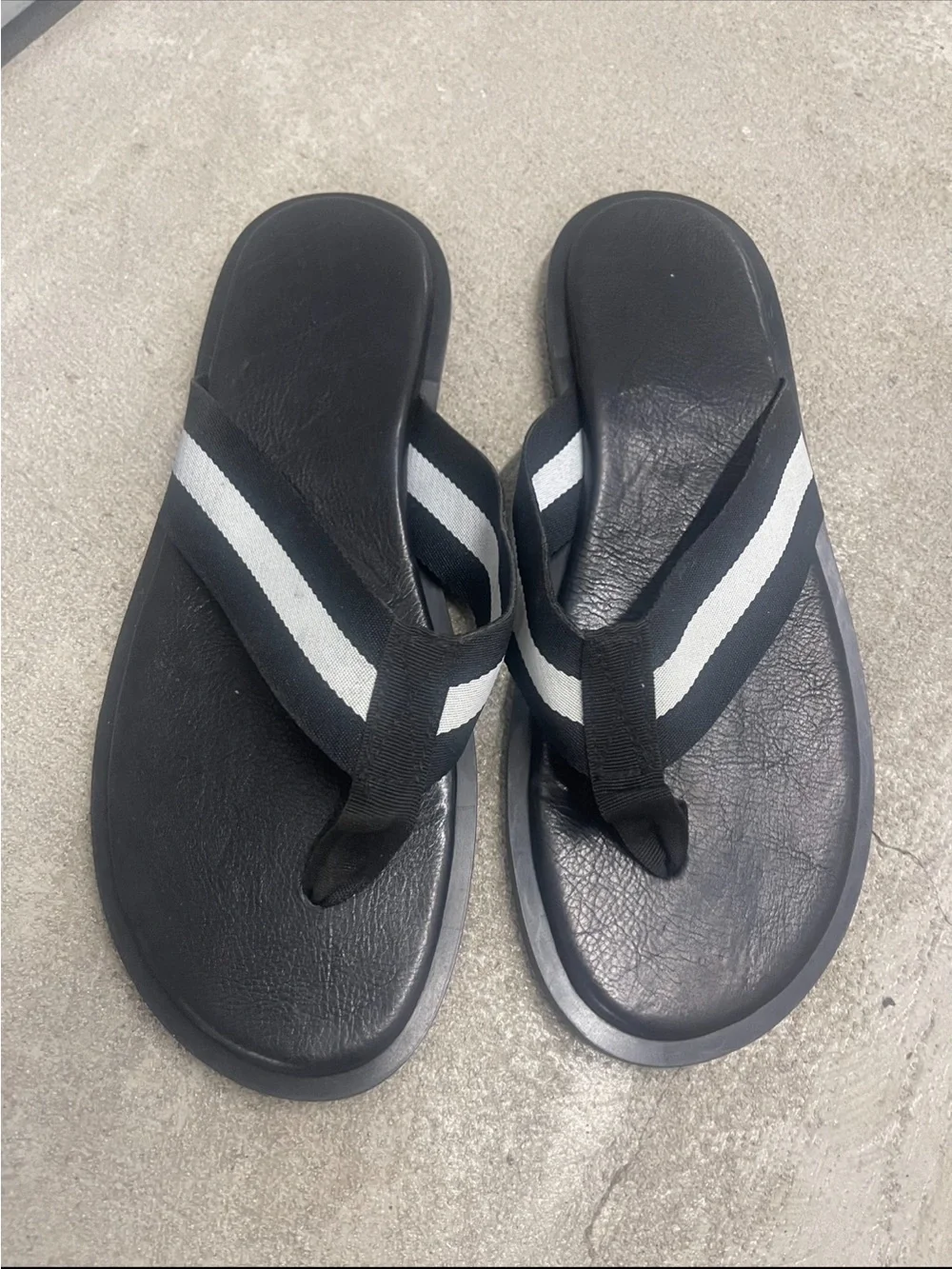 Black Flip Flop Sandals with White Stripes Sz 11